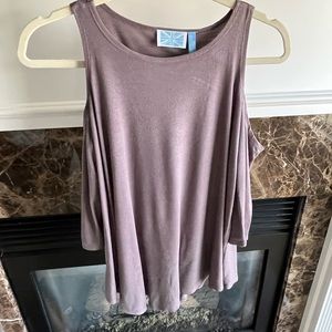 Open shoulder gray top